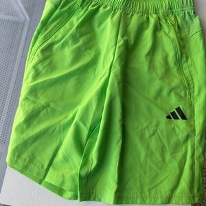 ADIDAS Shorts 9”